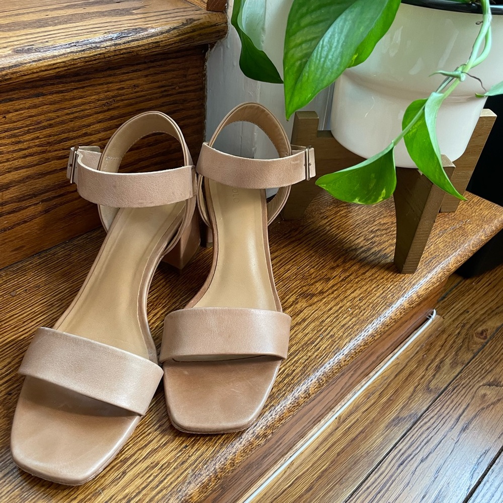 Nisolo Stella Go-To Block Heel Sandal
